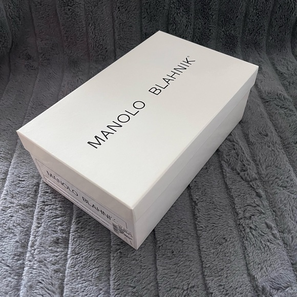 Manolo Blahnik Green Patent Kitten Heels - Picture 7 of 9